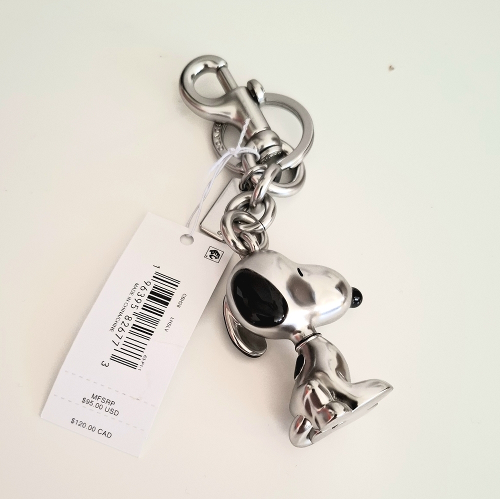 NWT❤️ COACH X Peanuts Snoopy Keychain/Handbag Charm Limited edition CBH28 LHSLV